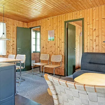 Three-bedroom Holiday In Nexo 22