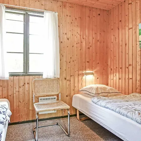 Three-bedroom Holiday In Nexo 22 * Snogebæk