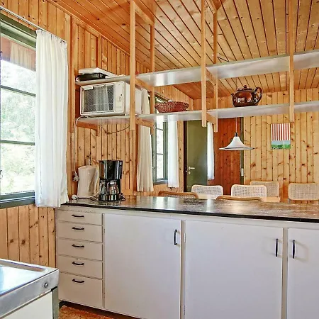 Three-bedroom Holiday In Nexo 22 * Snogebæk